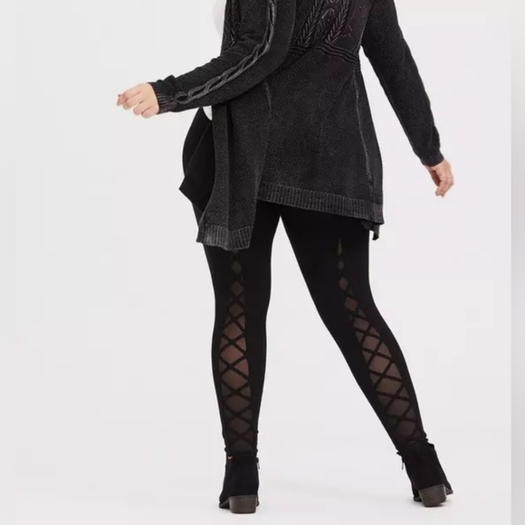 torrid Pants - NWT Torrid Premium Legging - Lattice Mesh Insert Black